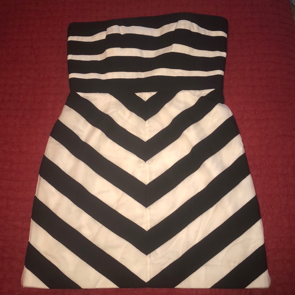 Alice + Olivia Strapless Mimi Dress